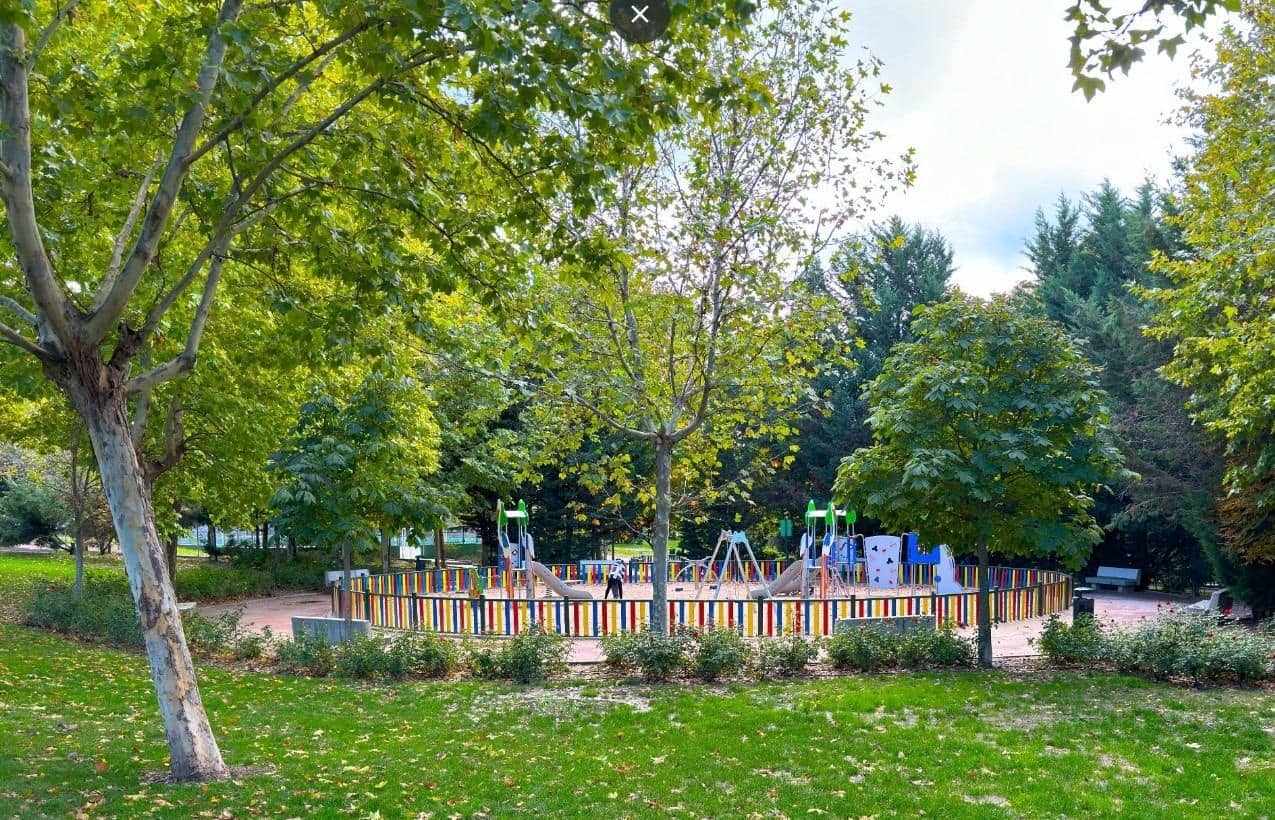 2 bedroom Flat for sale in Collado Villalba with pool - € 285,000 (Ref: 9390899)