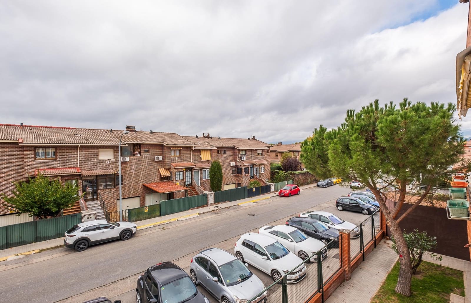 2 bedroom Flat for sale in Collado Villalba with pool - € 285,000 (Ref: 9390899)