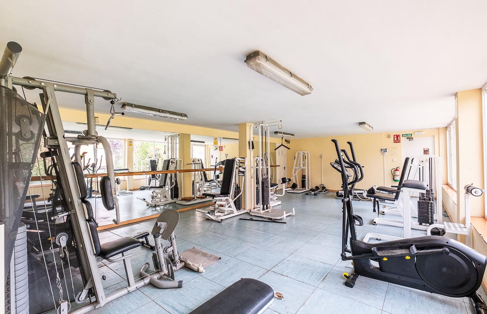 2 bedroom Flat for sale in Collado Villalba with pool - € 285,000 (Ref: 9390899)