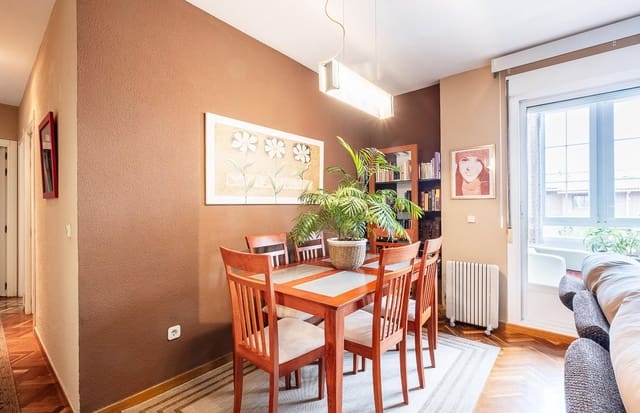 2 bedroom Flat for sale in Collado Villalba with pool - € 285,000 (Ref: 9390899)