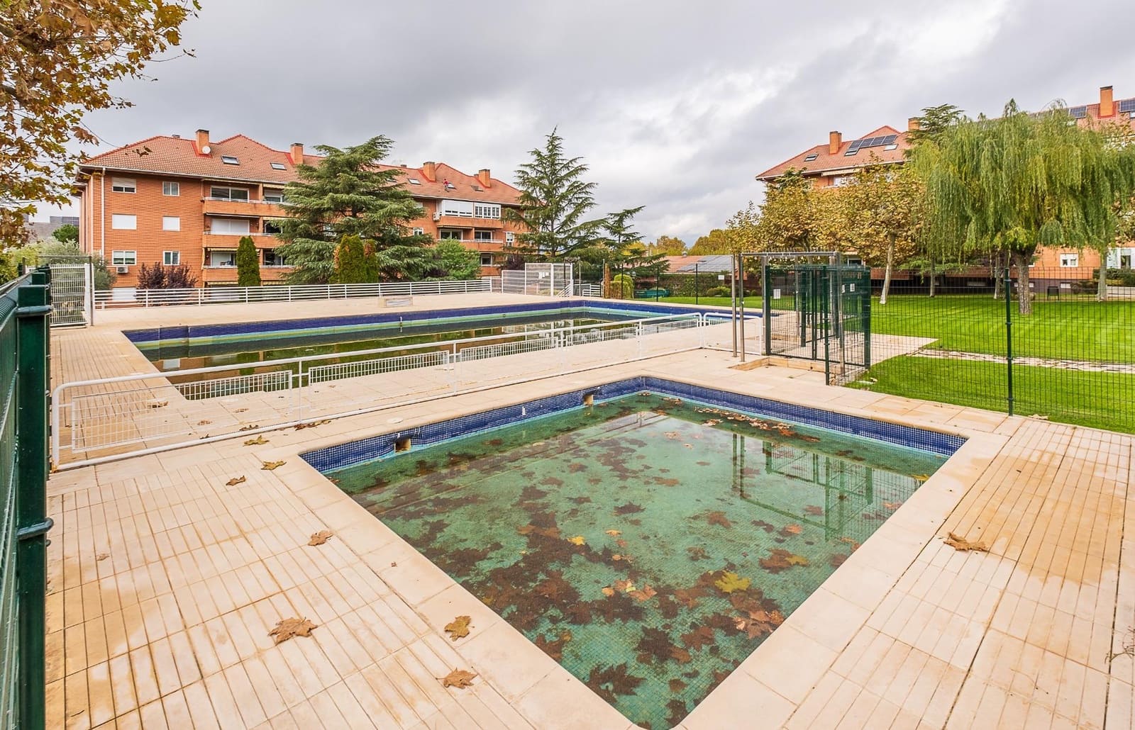 2 bedroom Flat for sale in Collado Villalba with pool - € 285,000 (Ref: 9390899)