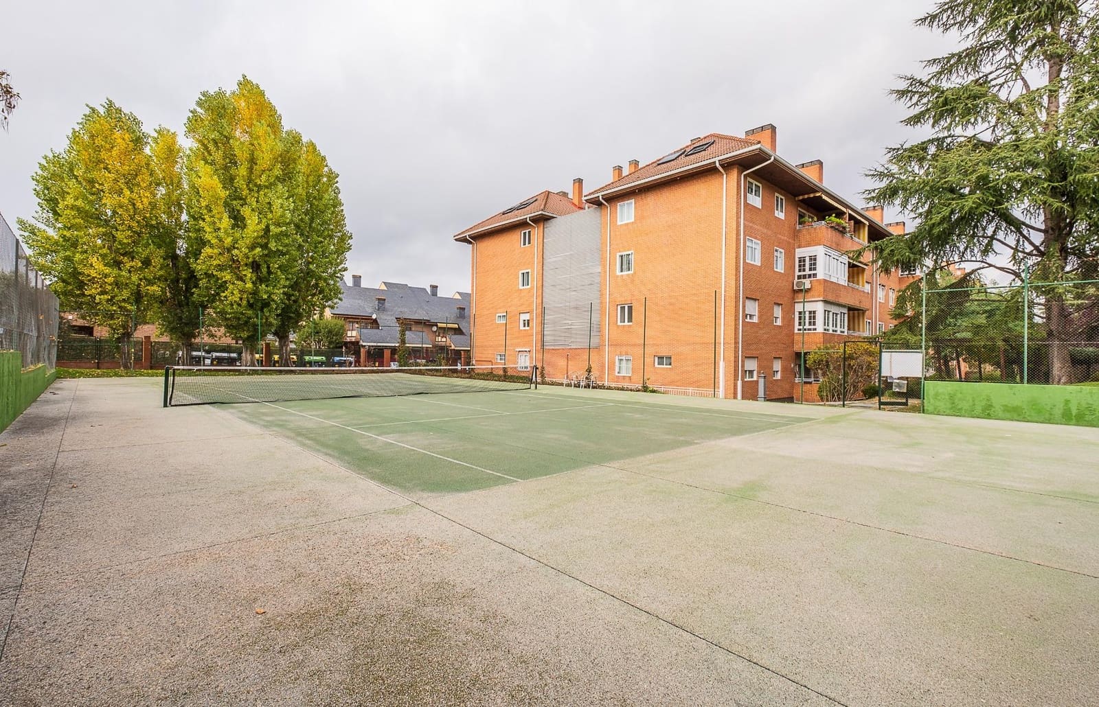 2 bedroom Flat for sale in Collado Villalba with pool - € 285,000 (Ref: 9390899)