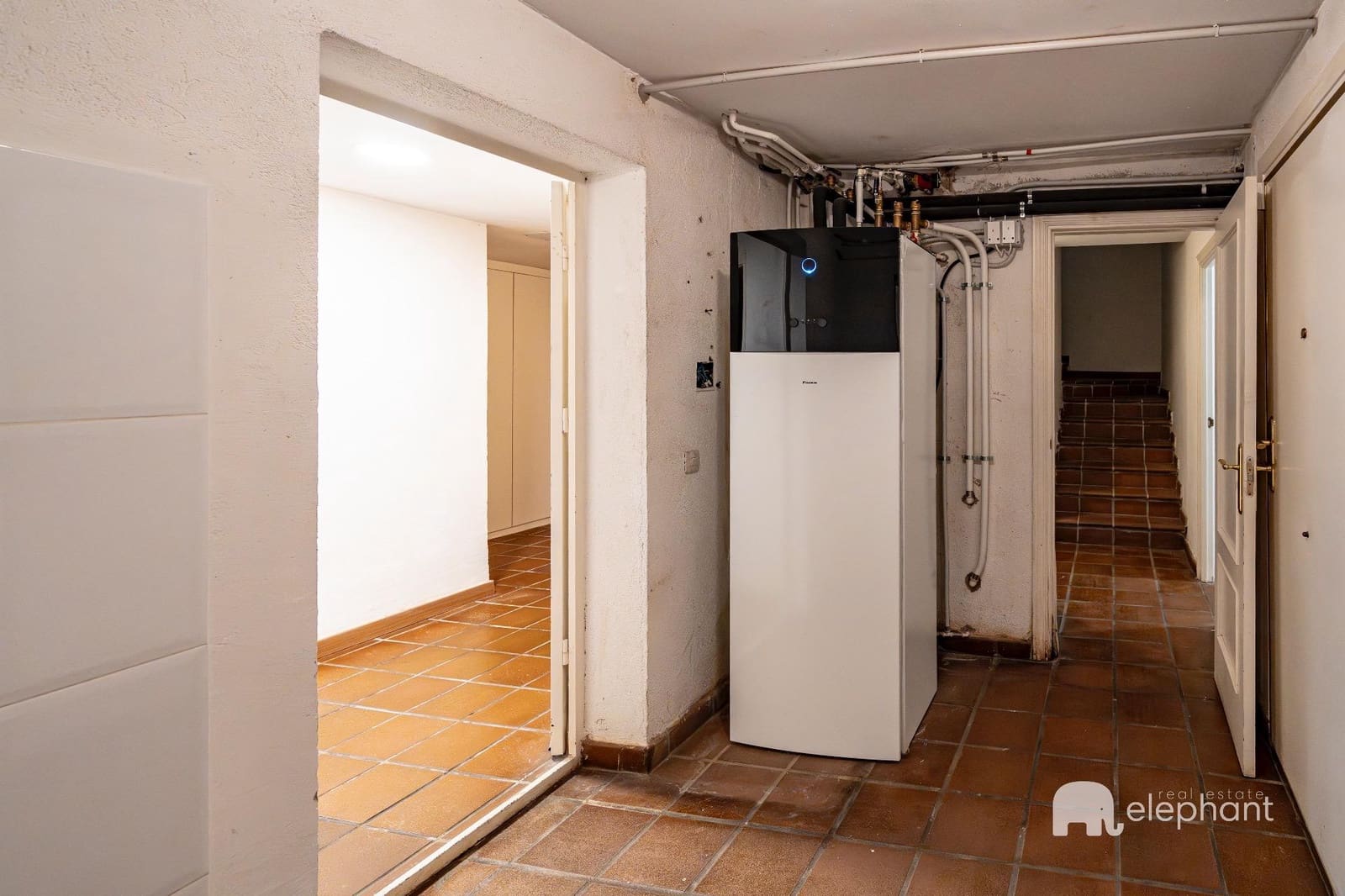 6 bedroom Villa for sale in Torrelodones with pool - € 1,127,000 (Ref: 9419789)