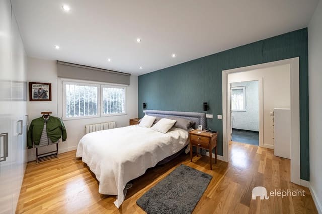 6 bedroom Villa for sale in Torrelodones with pool - € 1,127,000 (Ref: 9419789)