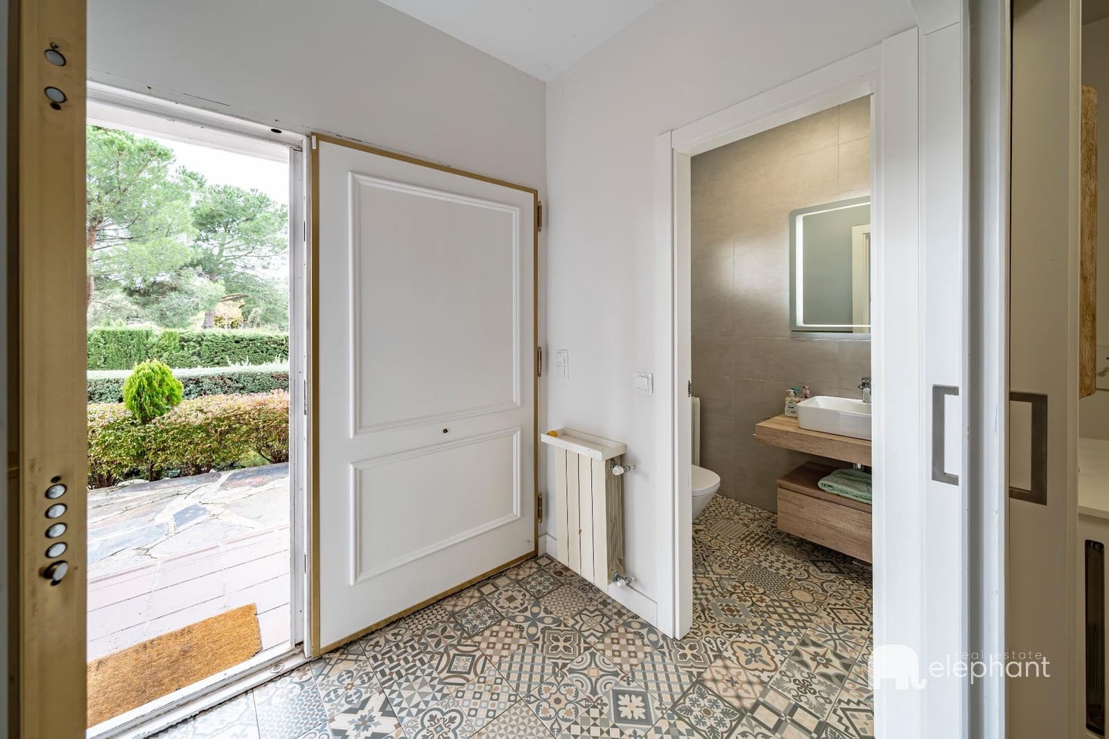 6 bedroom Villa for sale in Torrelodones with pool - € 1,127,000 (Ref: 9419789)