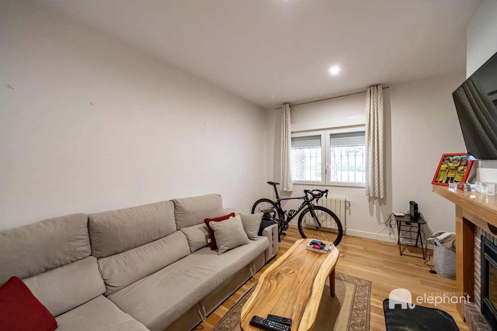 6 bedroom Villa for sale in Torrelodones with pool - € 1,127,000 (Ref: 9419789)