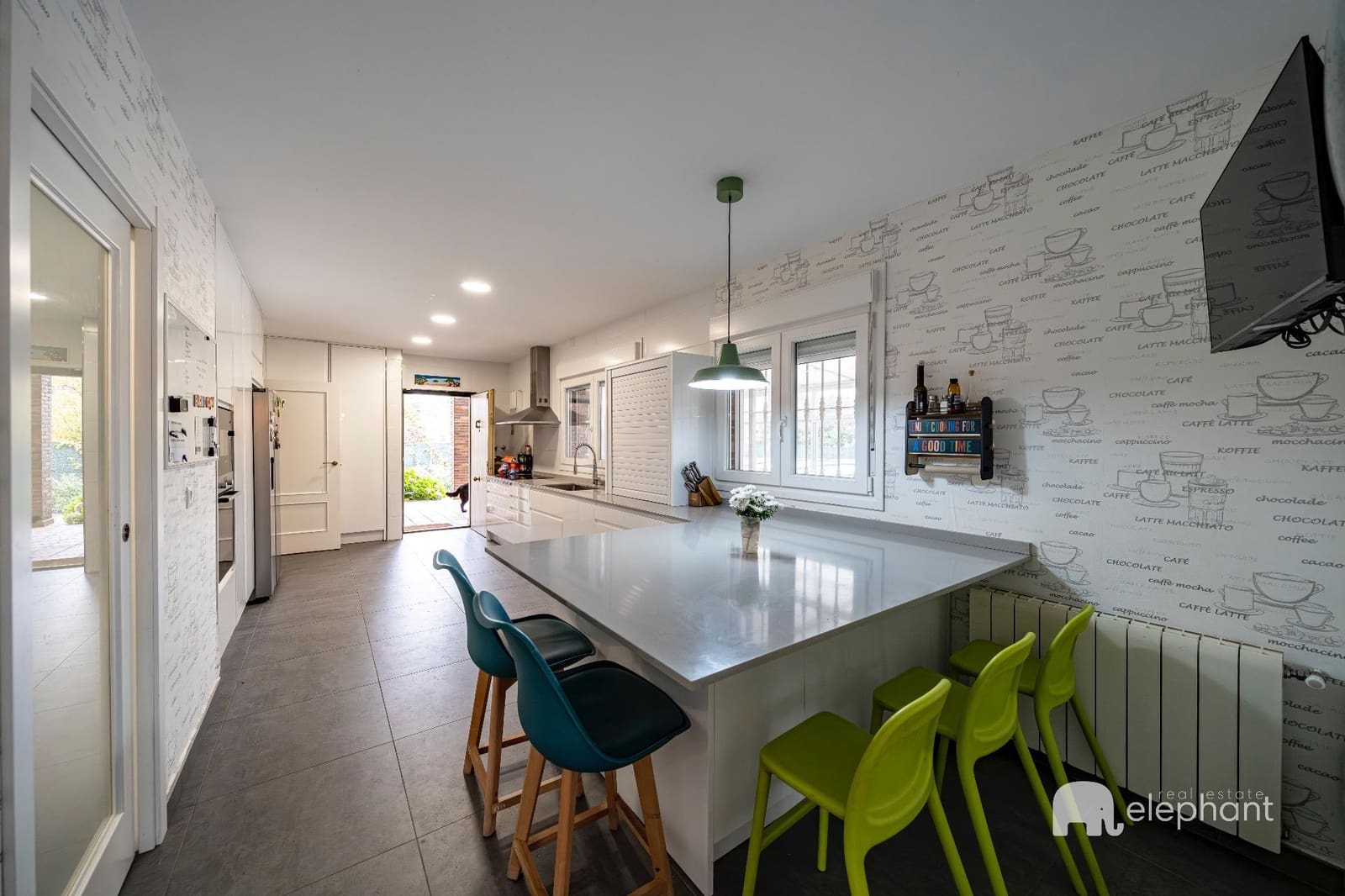 6 bedroom Villa for sale in Torrelodones with pool - € 1,127,000 (Ref: 9419789)