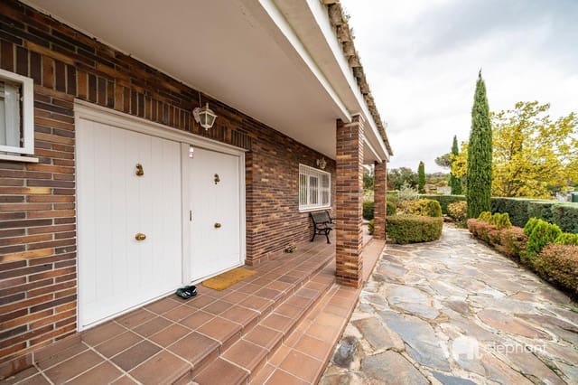6 bedroom Villa for sale in Torrelodones with pool - € 1,127,000 (Ref: 9419789)