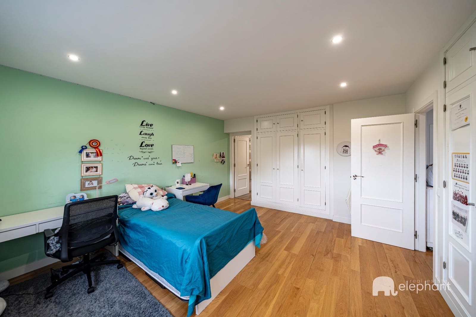 6 bedroom Villa for sale in Torrelodones with pool - € 1,127,000 (Ref: 9419789)