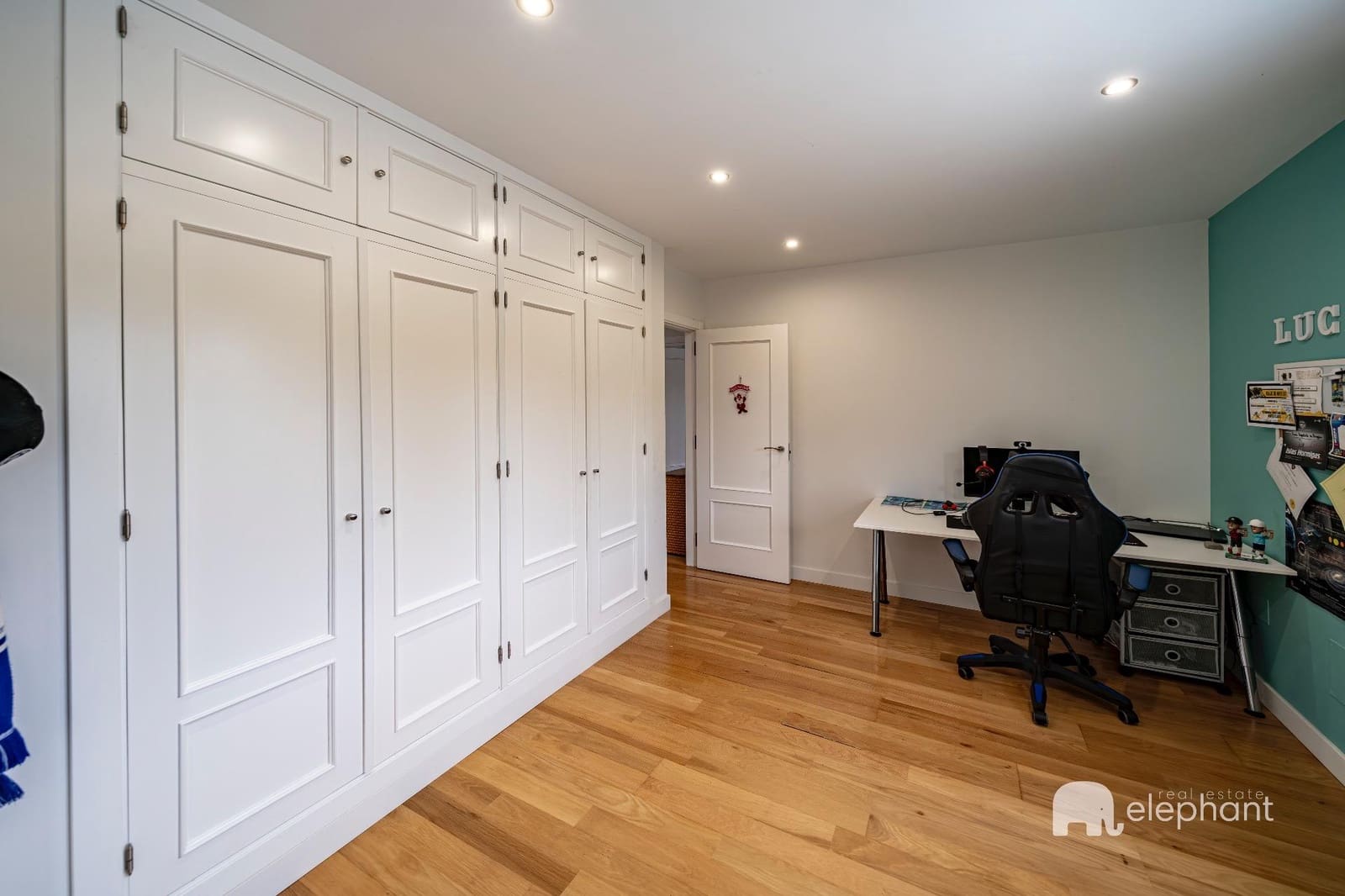 6 bedroom Villa for sale in Torrelodones with pool - € 1,127,000 (Ref: 9419789)