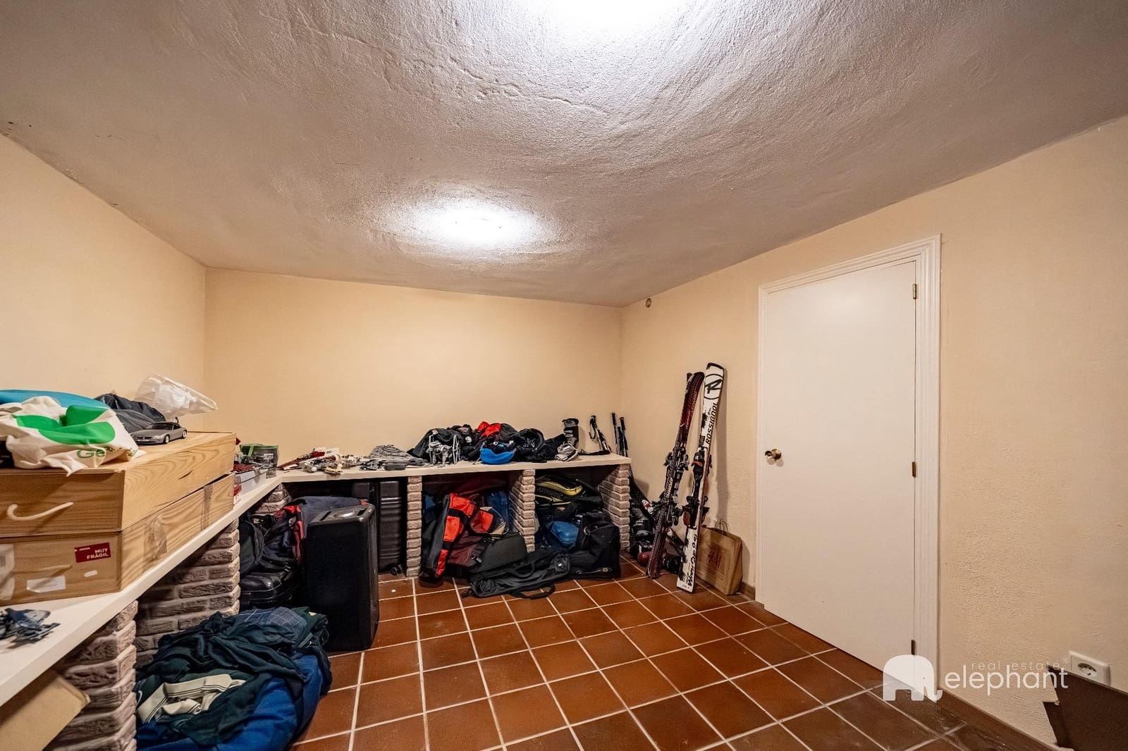 6 bedroom Villa for sale in Torrelodones with pool - € 1,127,000 (Ref: 9419789)