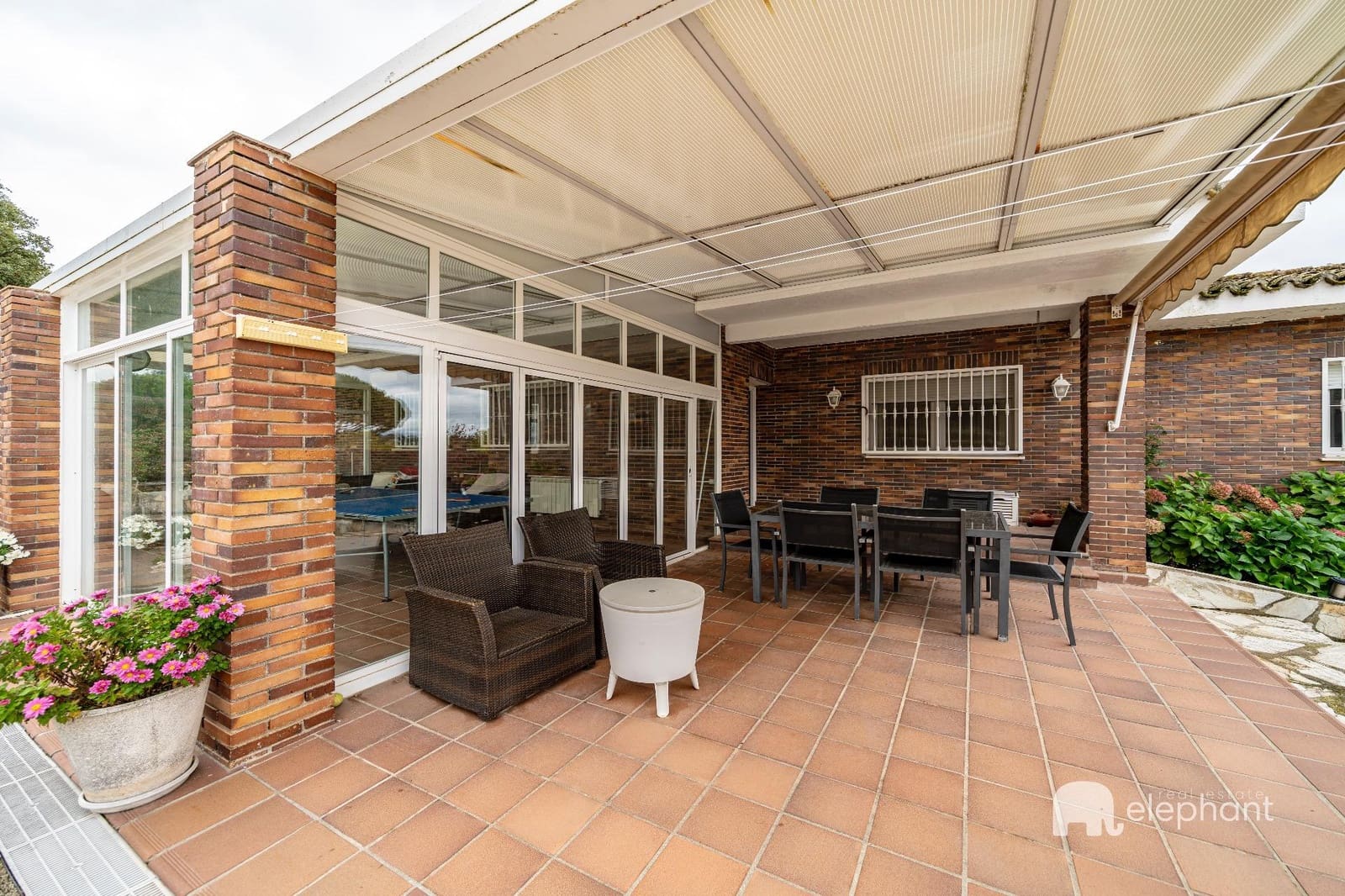 6 bedroom Villa for sale in Torrelodones with pool - € 1,127,000 (Ref: 9419789)