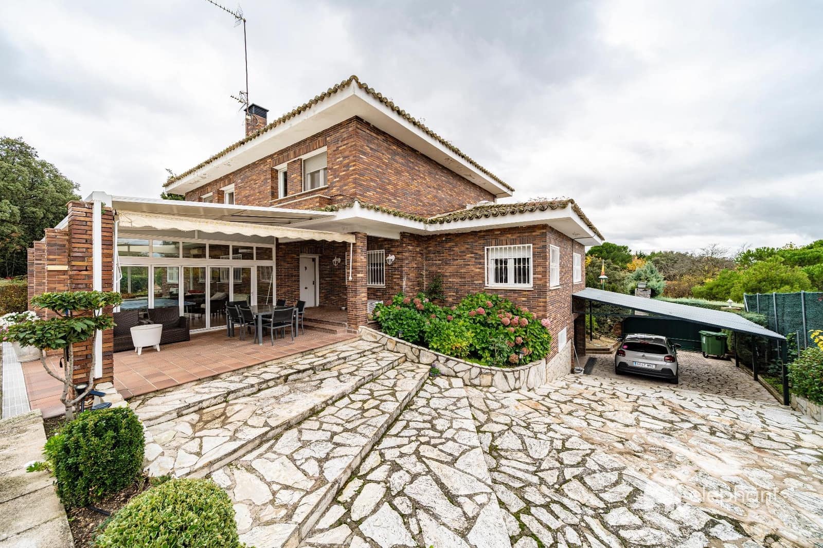 6 bedroom Villa for sale in Torrelodones with pool - € 1,127,000 (Ref: 9419789)