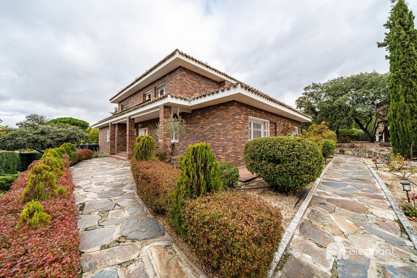 6 bedroom Villa for sale in Torrelodones with pool - € 1,127,000 (Ref: 9419789)