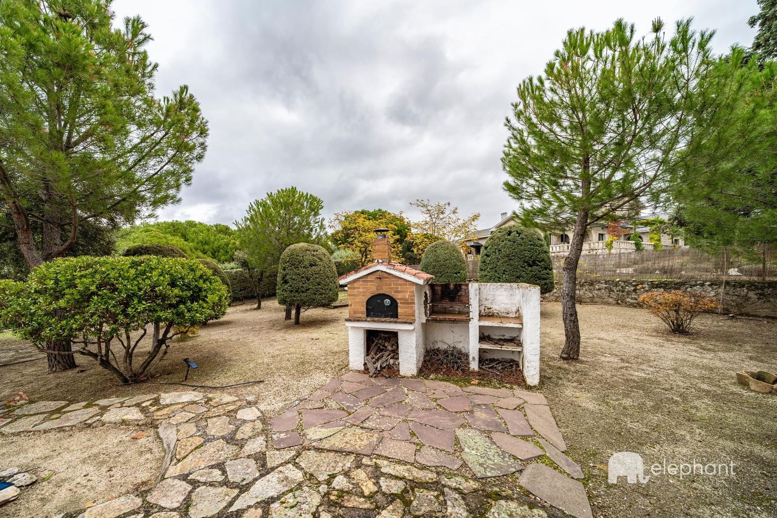 6 bedroom Villa for sale in Torrelodones with pool - € 1,127,000 (Ref: 9419789)