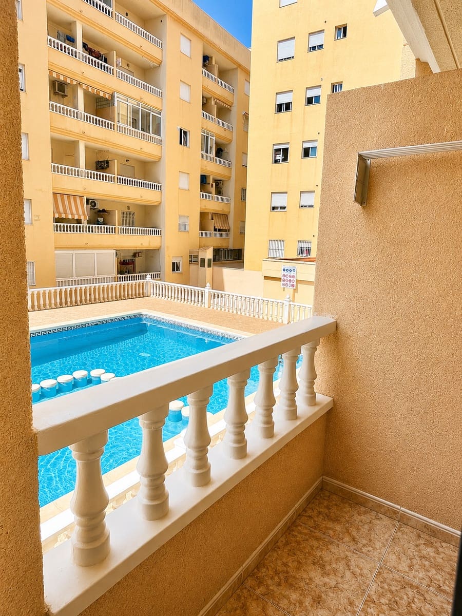 1 Zimmer Apartment zu verkaufen in Torrevieja mit Pool - 105.000 € (Ref: 10029795)
