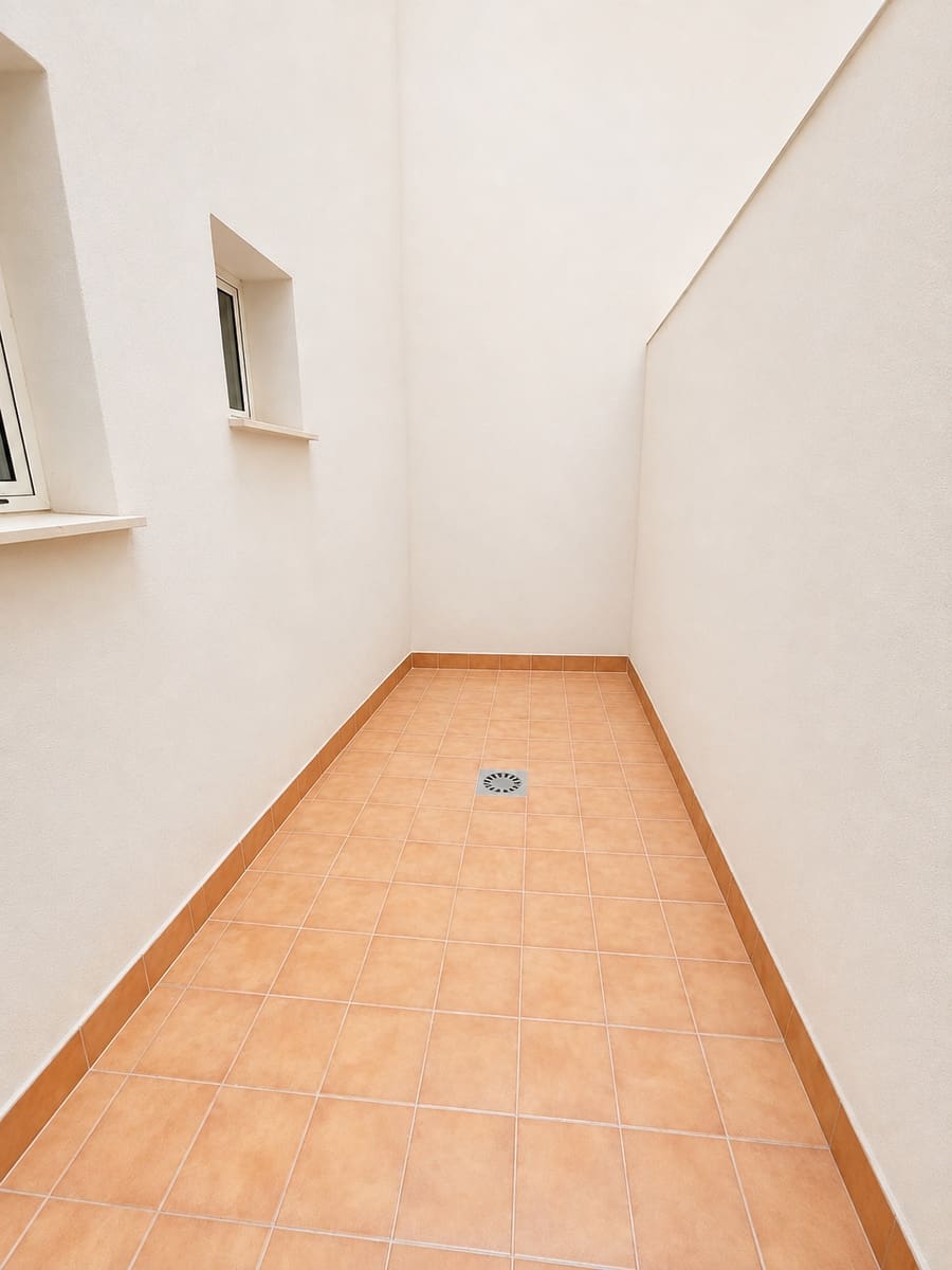 2 soveværelse Strandlejlighed til salg i Torrevieja med swimmingpool garage - € 139.900 (Ref: 10039349)
