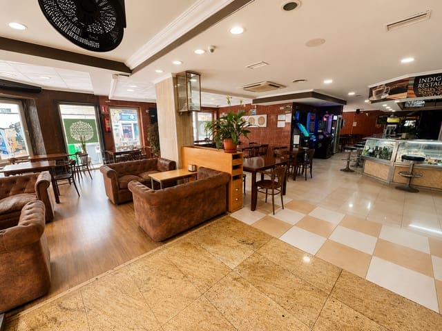 25 soveværelse Hotel til salg i Torrevieja med garage - € 1.500.000 (Ref: 10057135)
