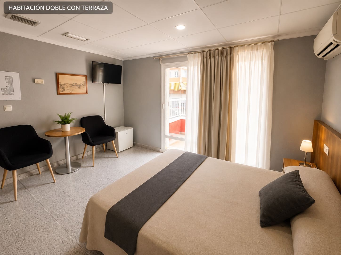 25 soveværelse Hotel til salg i Torrevieja med garage - € 1.500.000 (Ref: 10057135)