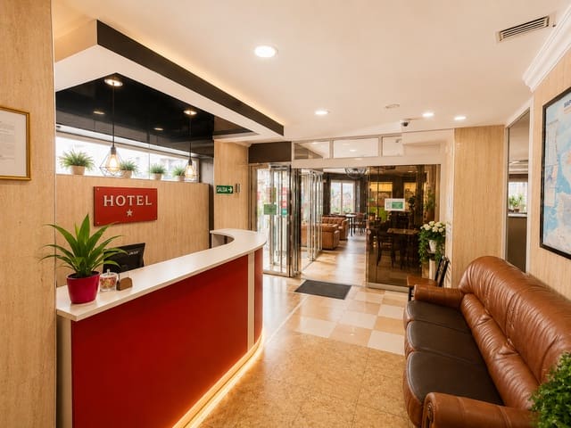 25 soveværelse Hotel til salg i Torrevieja med garage - € 1.500.000 (Ref: 10057135)