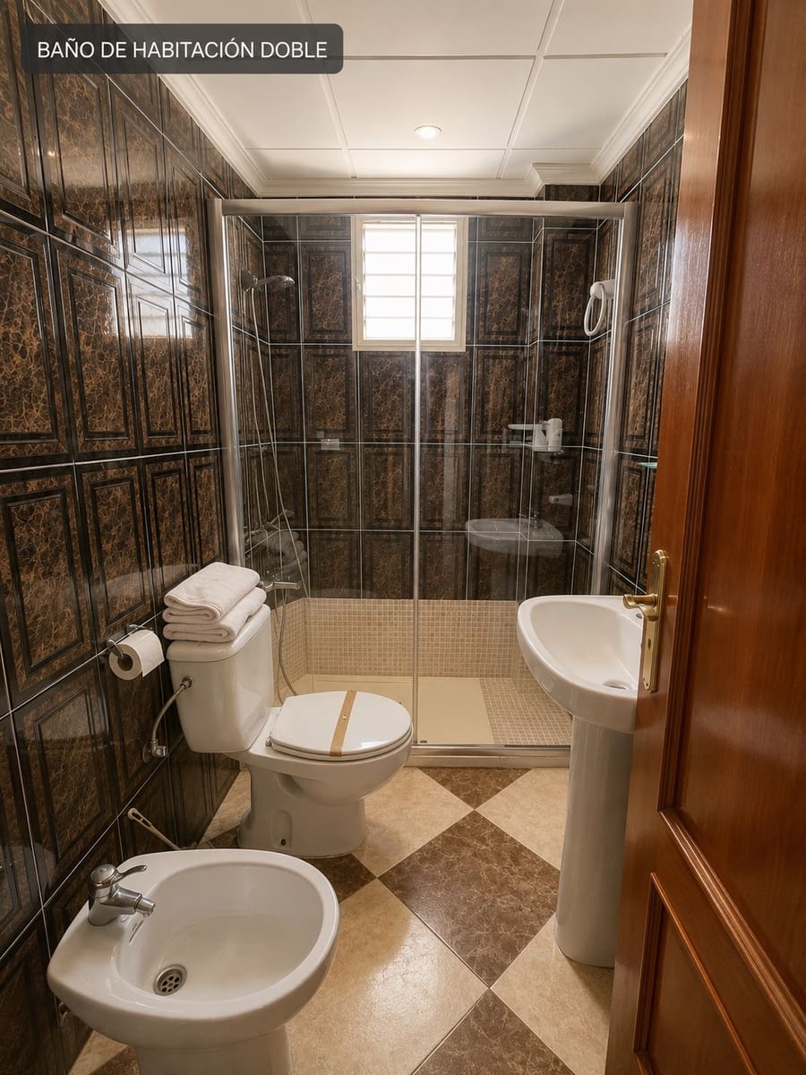 25 soveværelse Hotel til salg i Torrevieja med garage - € 1.500.000 (Ref: 10057135)