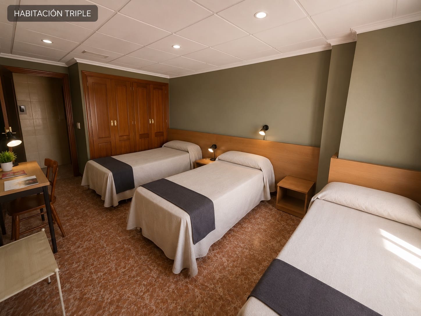 25 soveværelse Hotel til salg i Torrevieja med garage - € 1.500.000 (Ref: 10057135)