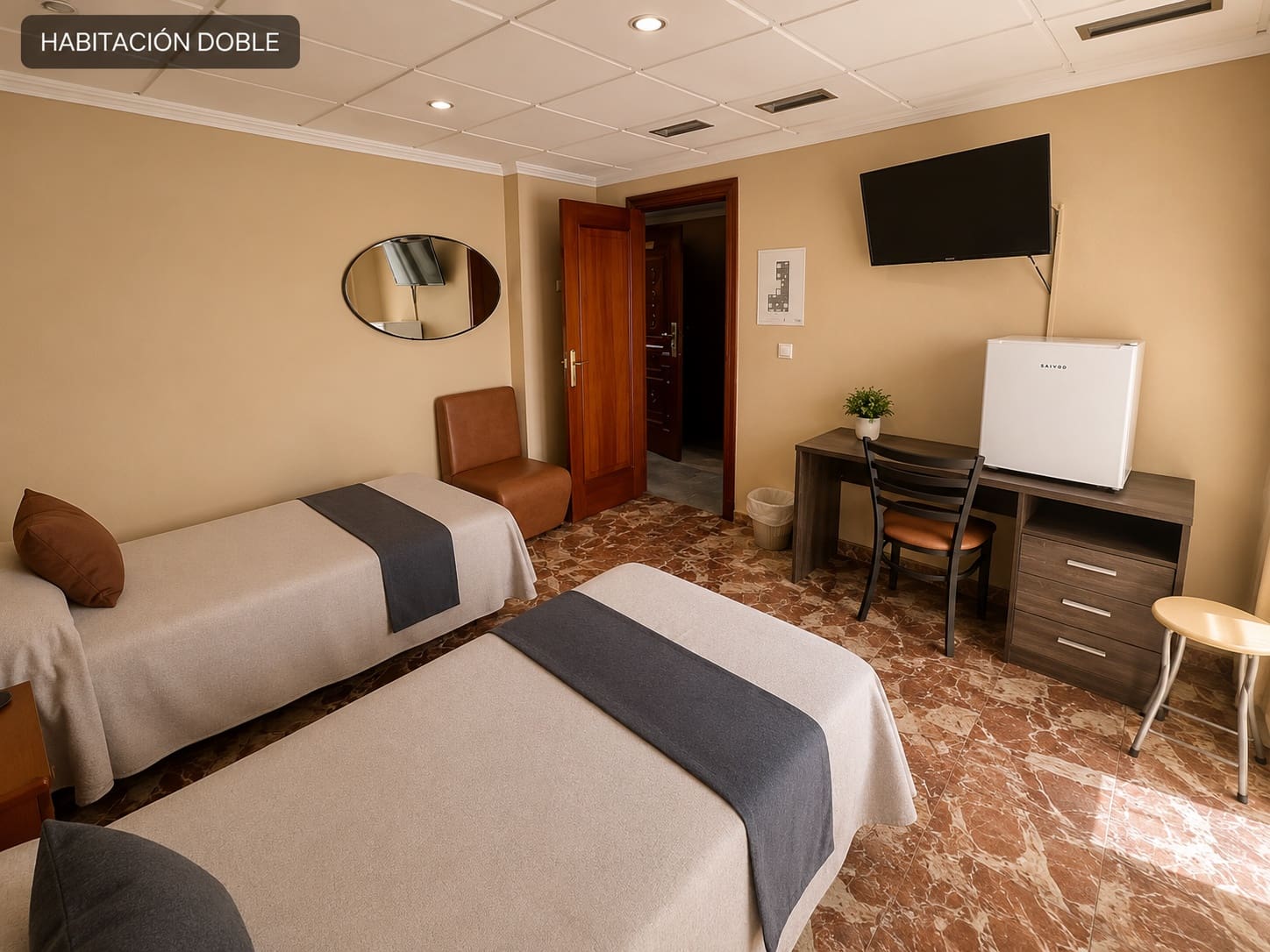 25 soveværelse Hotel til salg i Torrevieja med garage - € 1.500.000 (Ref: 10057135)
