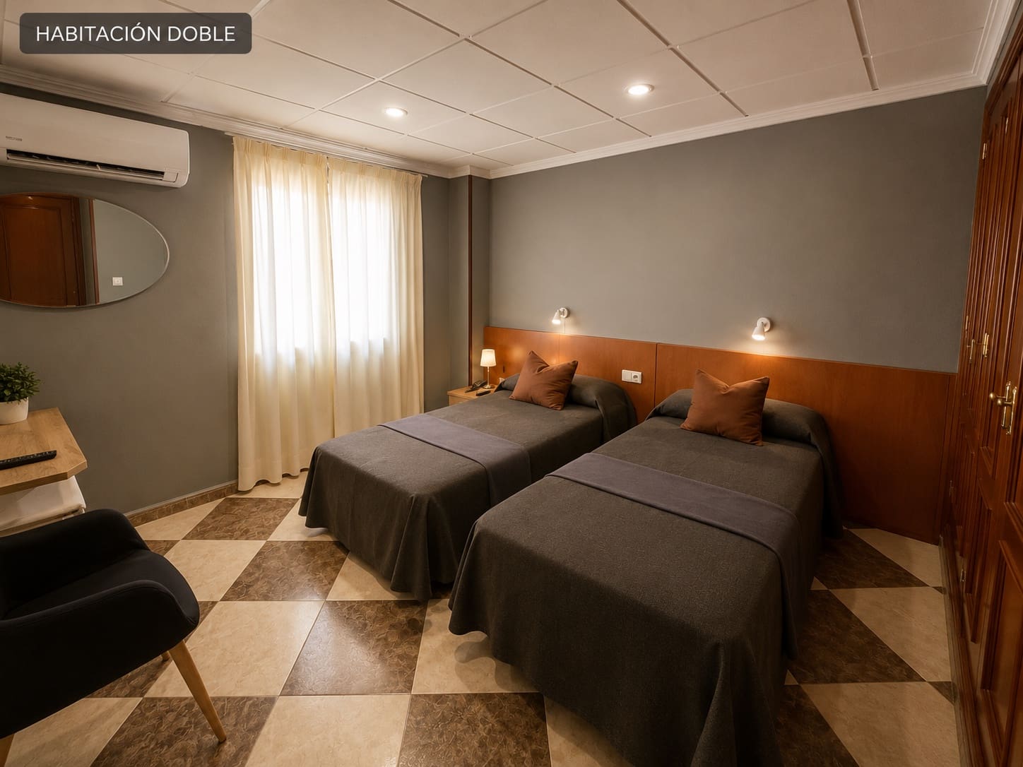 25 soveværelse Hotel til salg i Torrevieja med garage - € 1.500.000 (Ref: 10057135)