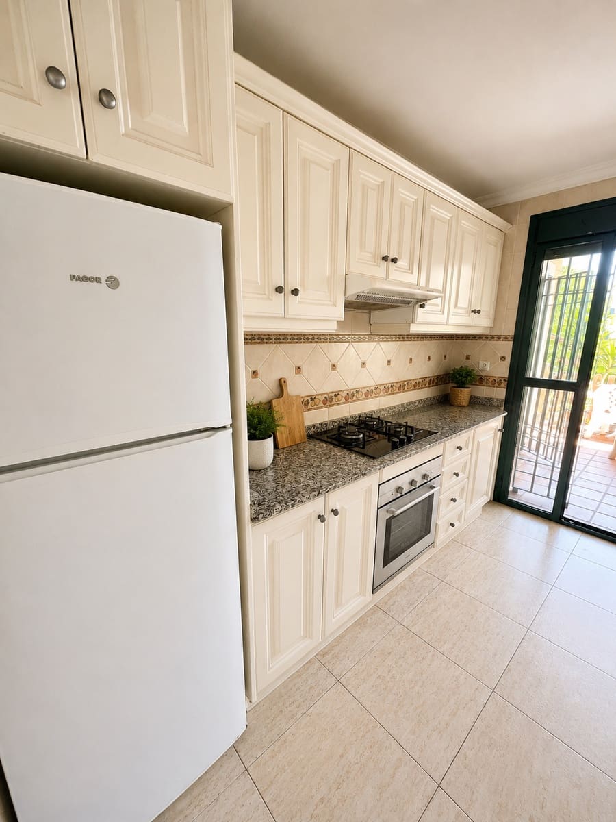 Piso de 2 habitaciones en Orihuela Costa en venta con piscina - 198.900 € (Ref: 10057138)