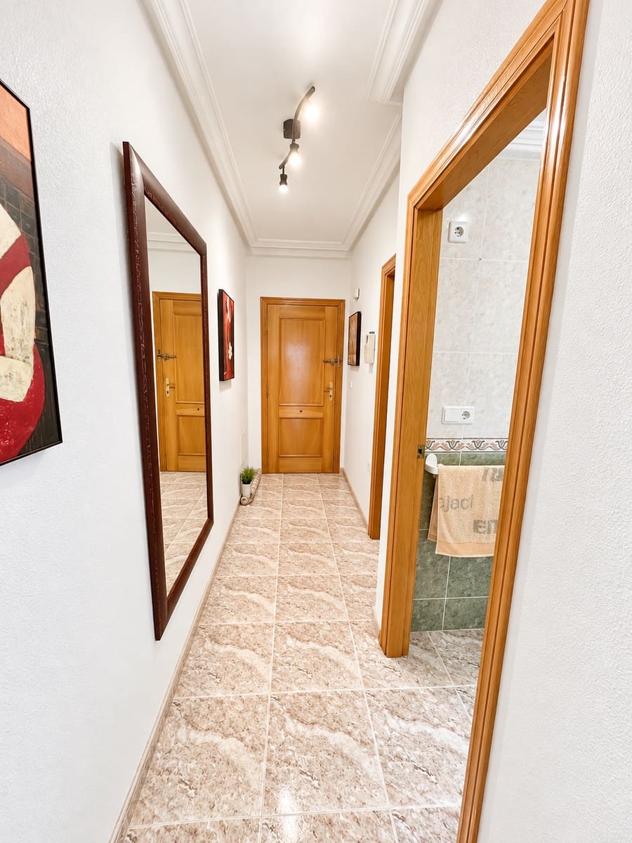 2 bedroom Flat for sale in Torrevieja with garage - € 180,000 (Ref: 10057140)