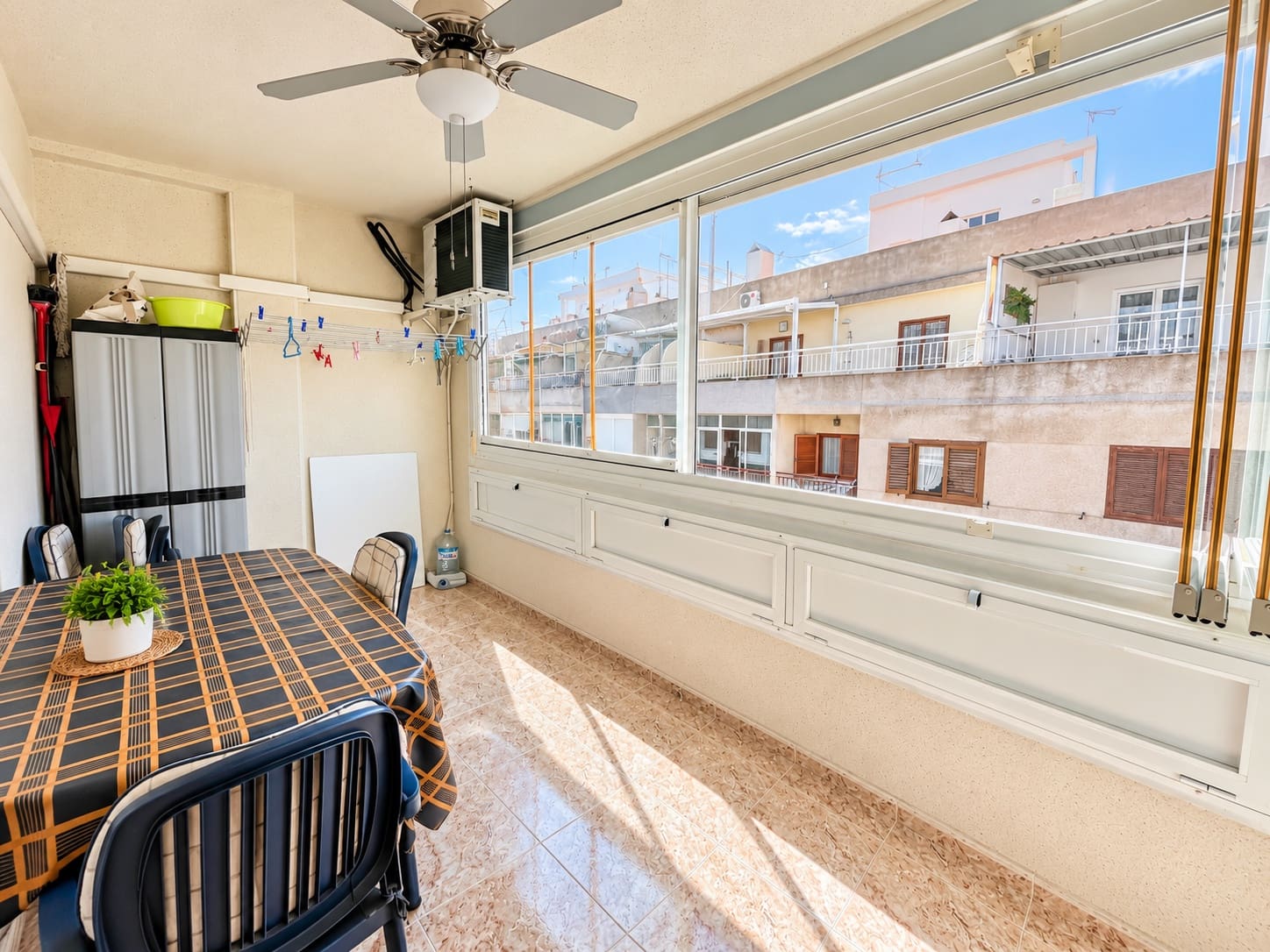 2 bedroom Flat for sale in Torrevieja with garage - € 180,000 (Ref: 10057140)