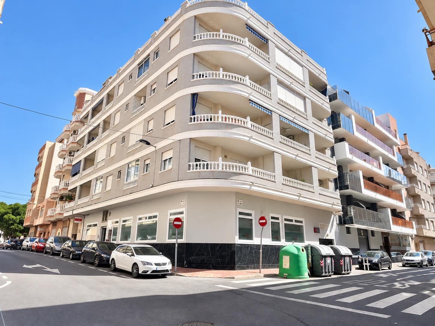 2 bedroom Flat for sale in Torrevieja with garage - € 180,000 (Ref: 10057140)