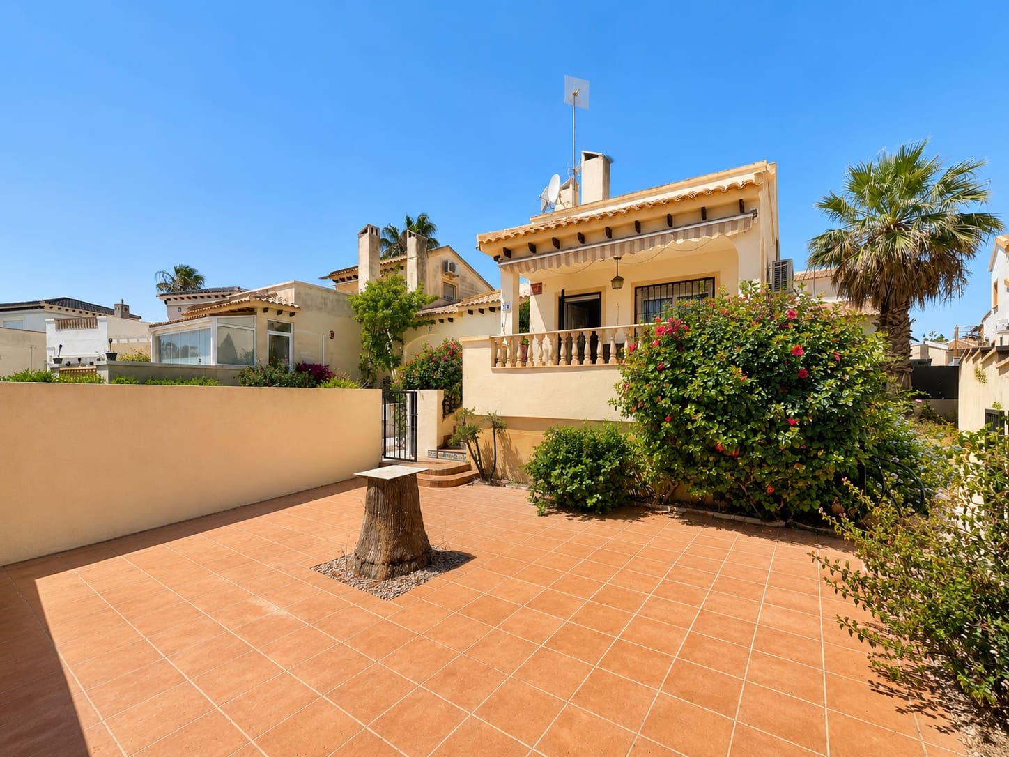Chalet de 3 habitaciones en Orihuela Costa en venta con piscina garaje - 299.000 € (Ref: 10057142)