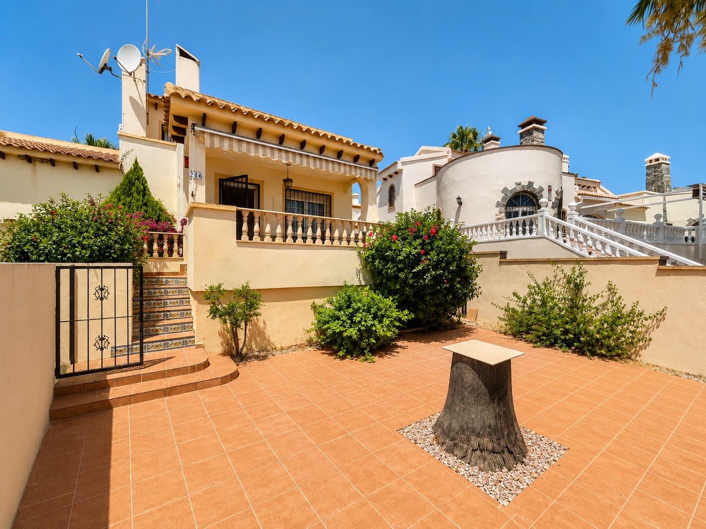 Chalet de 3 habitaciones en Orihuela Costa en venta con piscina garaje - 299.000 € (Ref: 10057142)