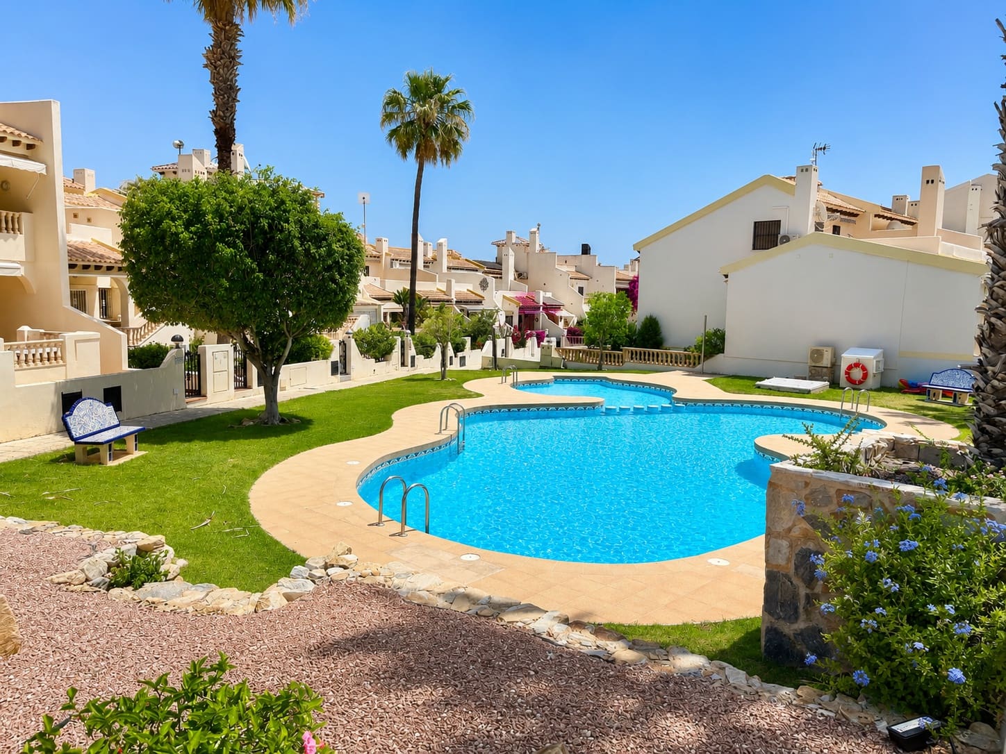 Chalet de 3 habitaciones en Orihuela Costa en venta con piscina garaje - 299.000 € (Ref: 10057142)