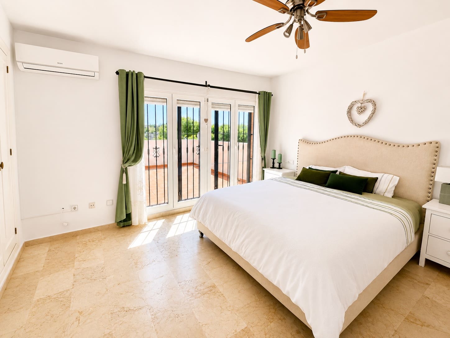 Chalet de 5 habitaciones en Orihuela Costa en venta con piscina garaje - 660.000 € (Ref: 10057143)