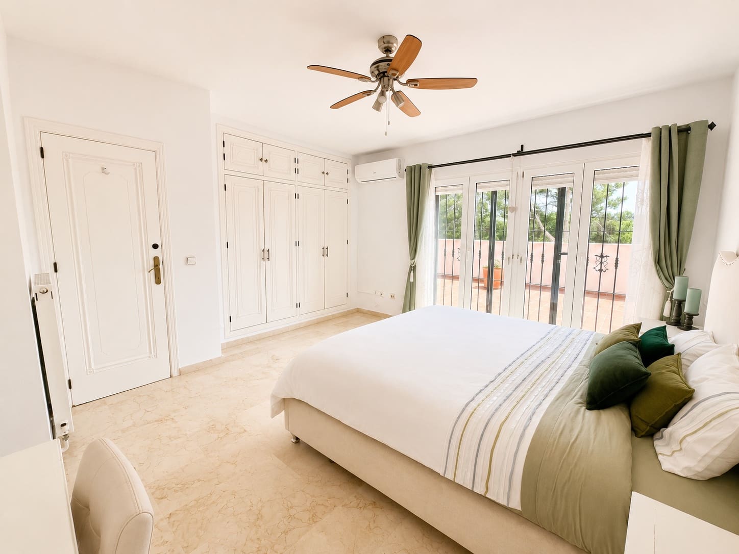 Chalet de 5 habitaciones en Orihuela Costa en venta con piscina garaje - 660.000 € (Ref: 10057143)