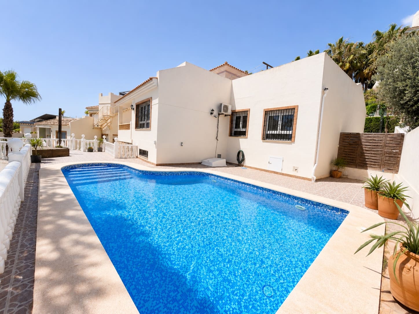 Chalet de 5 habitaciones en Orihuela Costa en venta con piscina garaje - 660.000 € (Ref: 10057143)