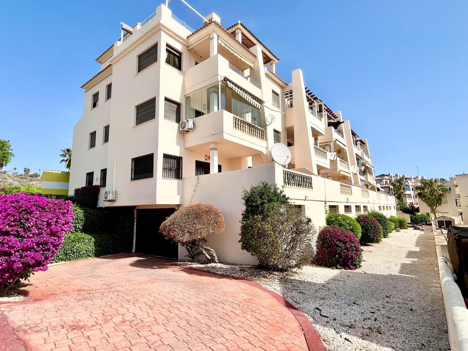 Piso de 3 habitaciones en Orihuela Costa en venta con piscina garaje - 229.900 € (Ref: 10057144)