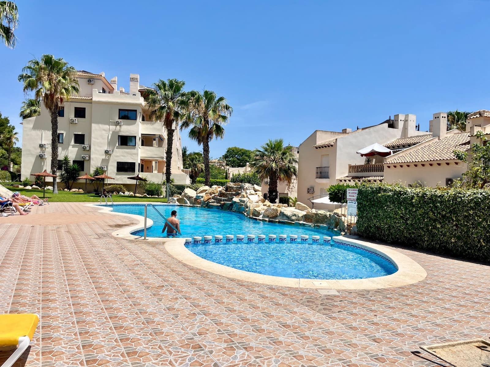 Piso de 3 habitaciones en Orihuela Costa en venta con piscina garaje - 229.900 € (Ref: 10057144)