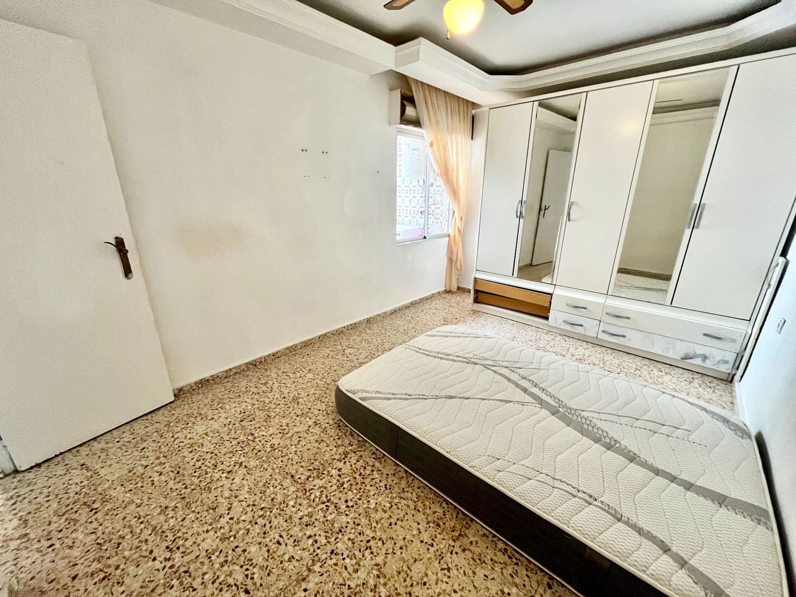 3 makuuhuone Asunto myytävänä paikassa Torrevieja - 150 000 € (Ref: 10075380)