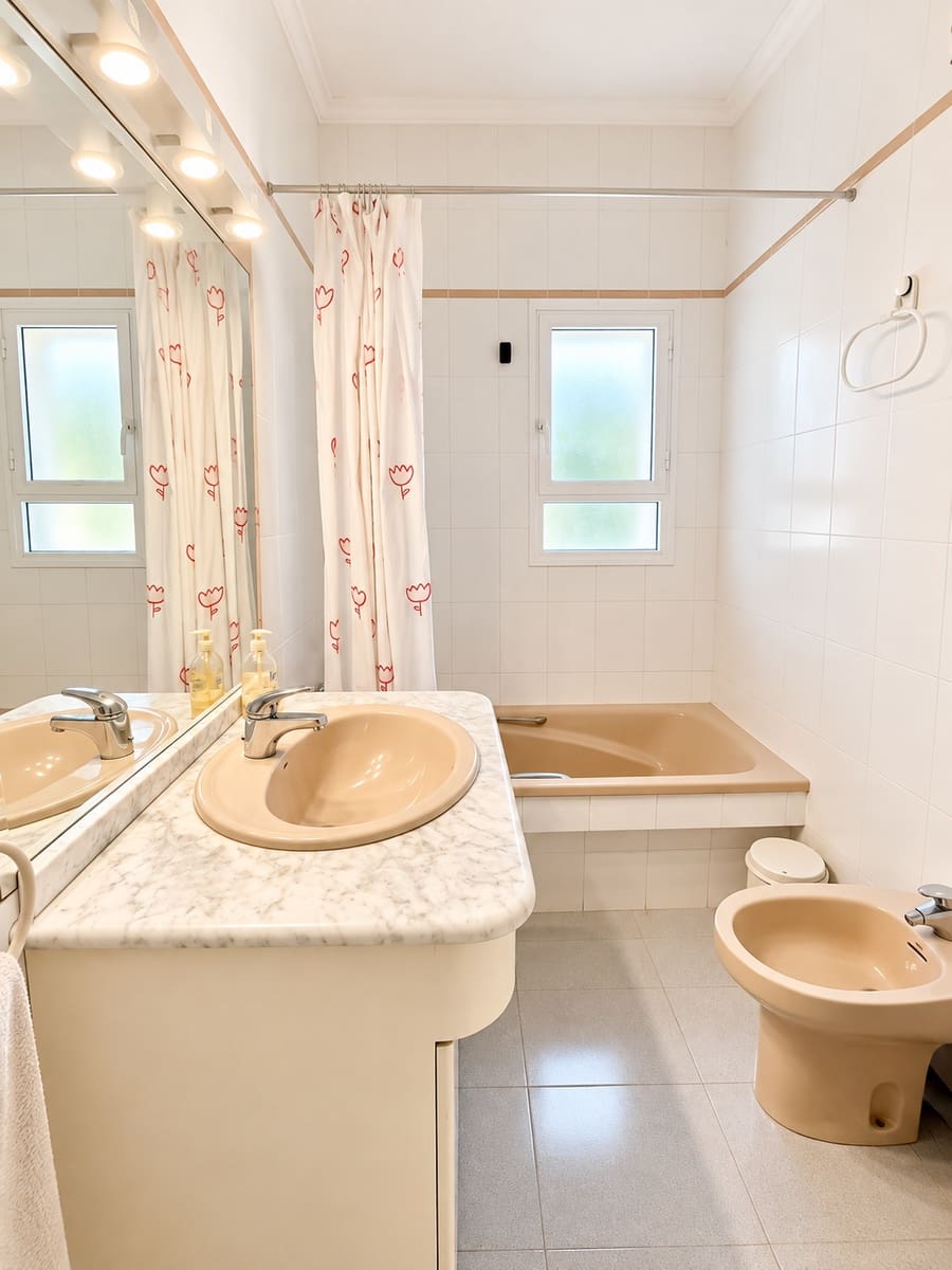 Chalet de 5 habitaciones en Ráfol de Almunia en venta con piscina garaje - 599.000 € (Ref: 10075381)
