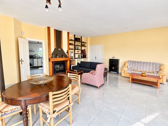Chalet de 5 habitaciones en Ráfol de Almunia en venta con piscina garaje - 599.000 € (Ref: 10075381)