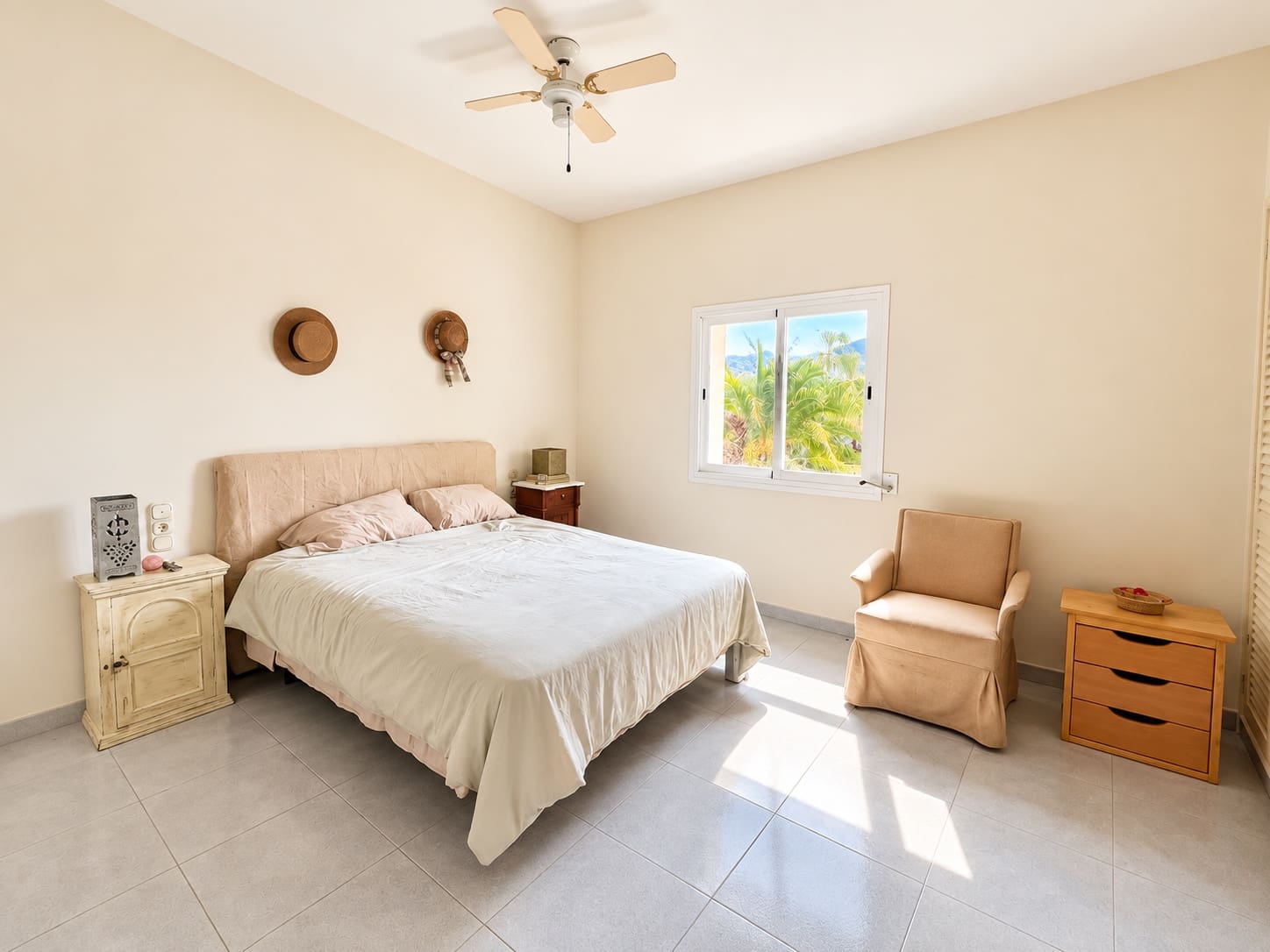 Chalet de 5 habitaciones en Ráfol de Almunia en venta con piscina garaje - 599.000 € (Ref: 10075381)