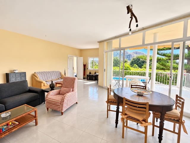 Chalet de 5 habitaciones en Ráfol de Almunia en venta con piscina garaje - 599.000 € (Ref: 10075381)