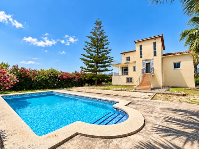 Chalet de 5 habitaciones en Ráfol de Almunia en venta con piscina garaje - 599.000 € (Ref: 10075381)