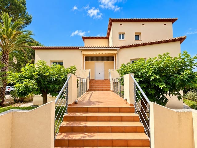Chalet de 5 habitaciones en Ráfol de Almunia en venta con piscina garaje - 599.000 € (Ref: 10075381)