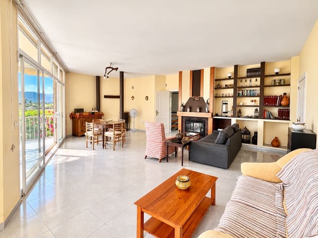 Chalet de 5 habitaciones en Ráfol de Almunia en venta con piscina garaje - 599.000 € (Ref: 10075381)