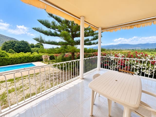 Chalet de 5 habitaciones en Ráfol de Almunia en venta con piscina garaje - 599.000 € (Ref: 10075381)
