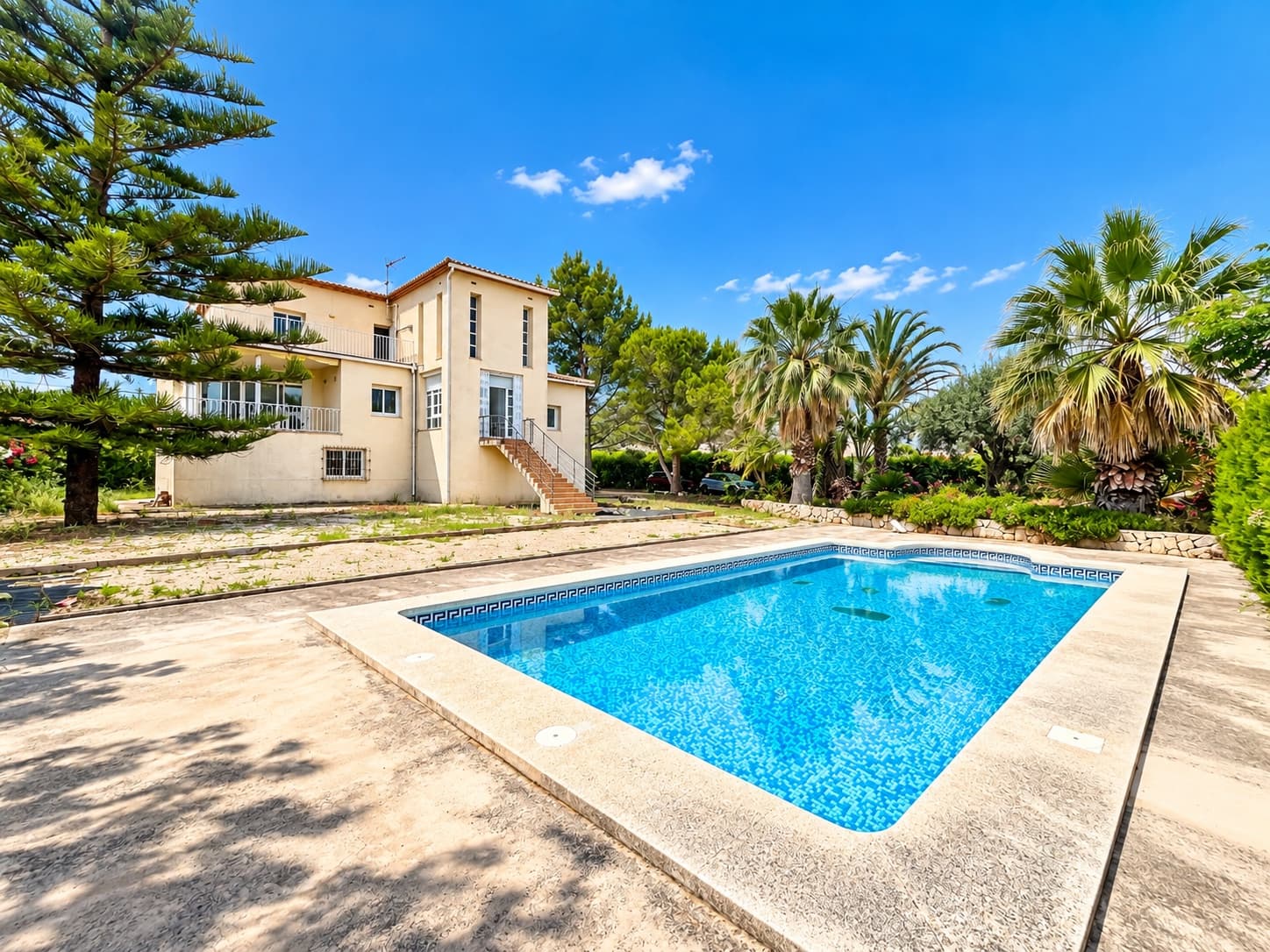 Chalet de 5 habitaciones en Ráfol de Almunia en venta con piscina garaje - 599.000 € (Ref: 10075381)